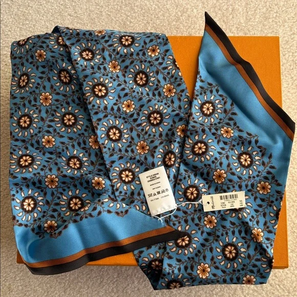 Madewell 100% Silk Scarf NWT - Picture 6 of 7